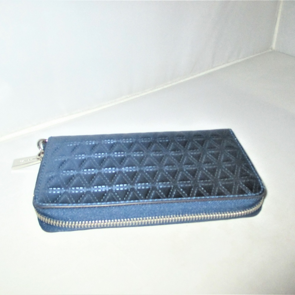 Michael Kors Mercer Flat Multi-Function Phone Case - Picture 6 of 8